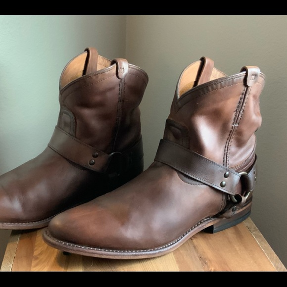 FRYE Wyatt Harness Short boot - Dark Brown, size 9.5 - Picture 4 of 8